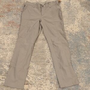 Duluth Trading Co Women's Straight-Leg Pants in Light Gray